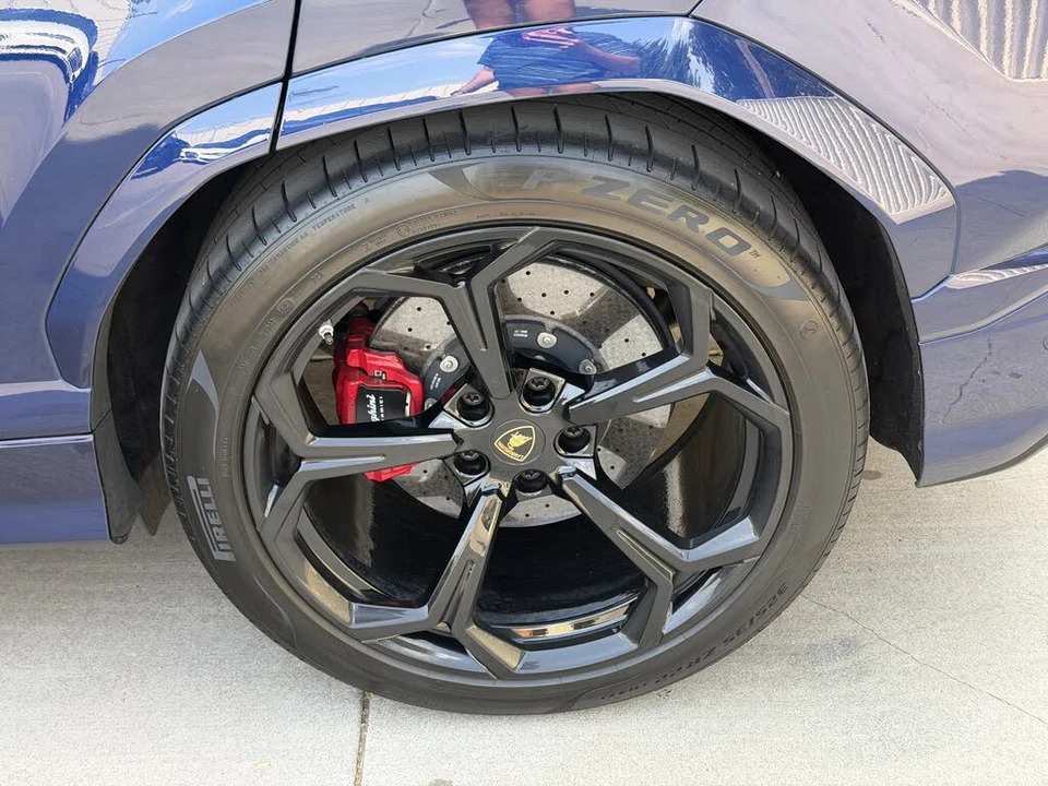 2019 Lamborghini Urus - Image 12 of 31