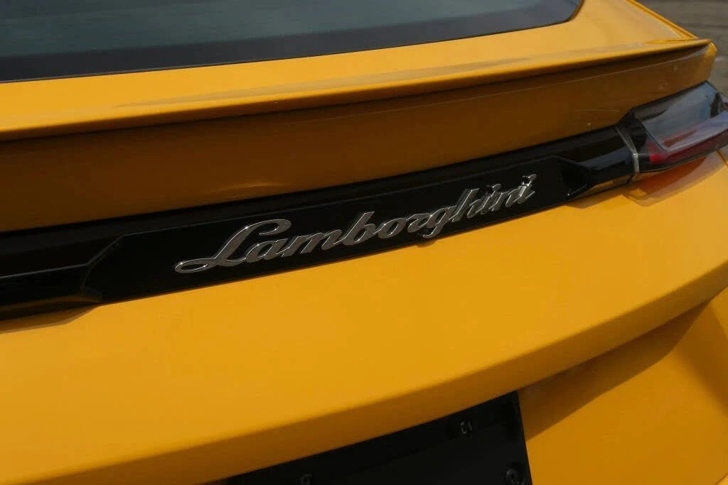 2019 Lamborghini Urus - Image 11 of 31