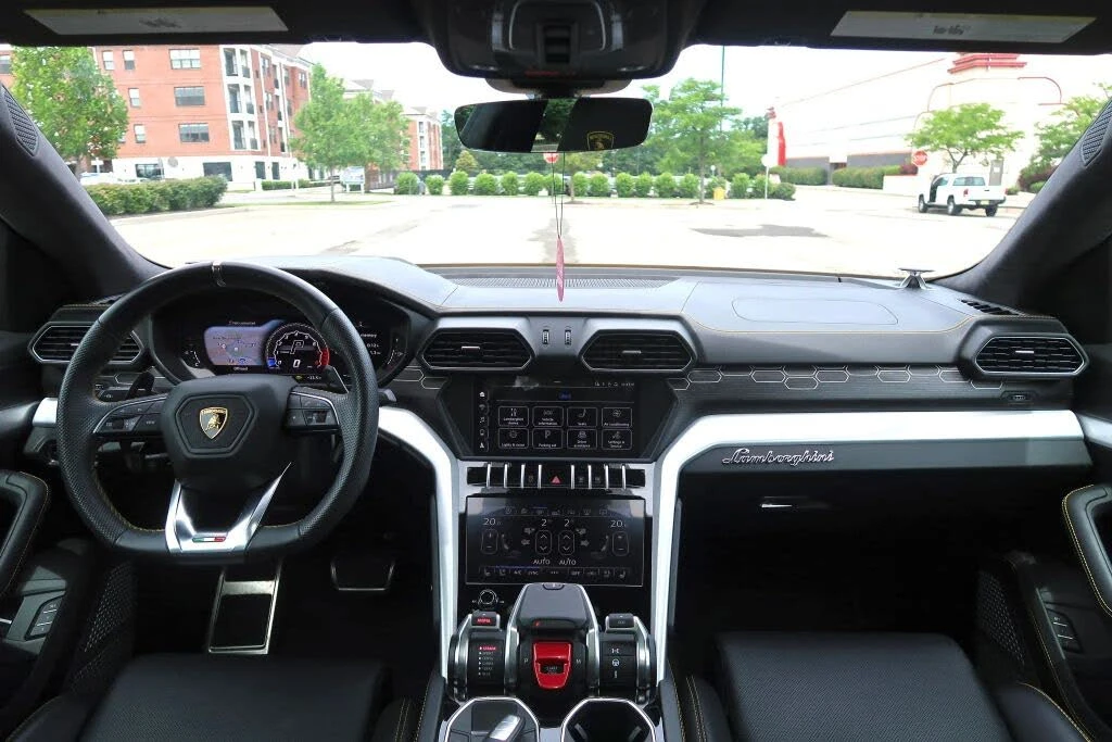2019 Lamborghini Urus - Image 29 of 31
