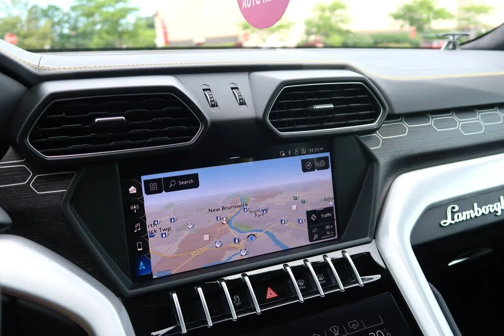 2019 Lamborghini Urus - Image 22 of 31