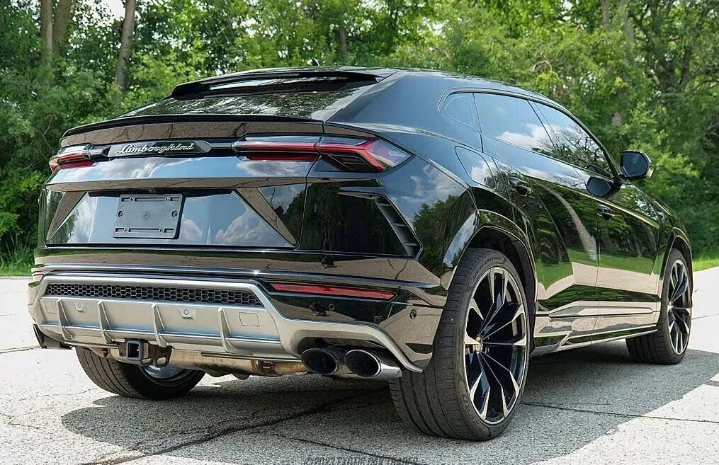 2019 Lamborghini Urus - Image 2 of 5