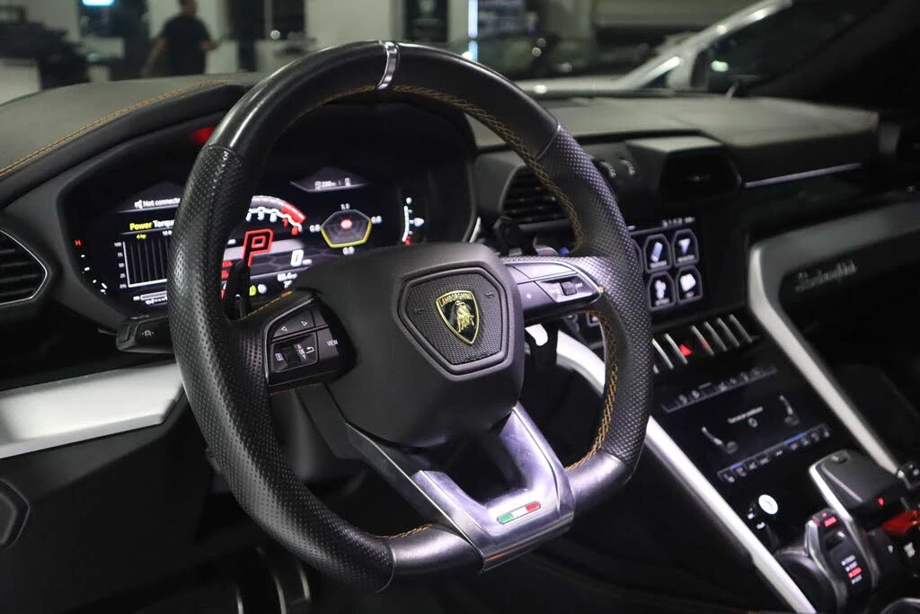 2019 Lamborghini Urus - Image 14 of 29