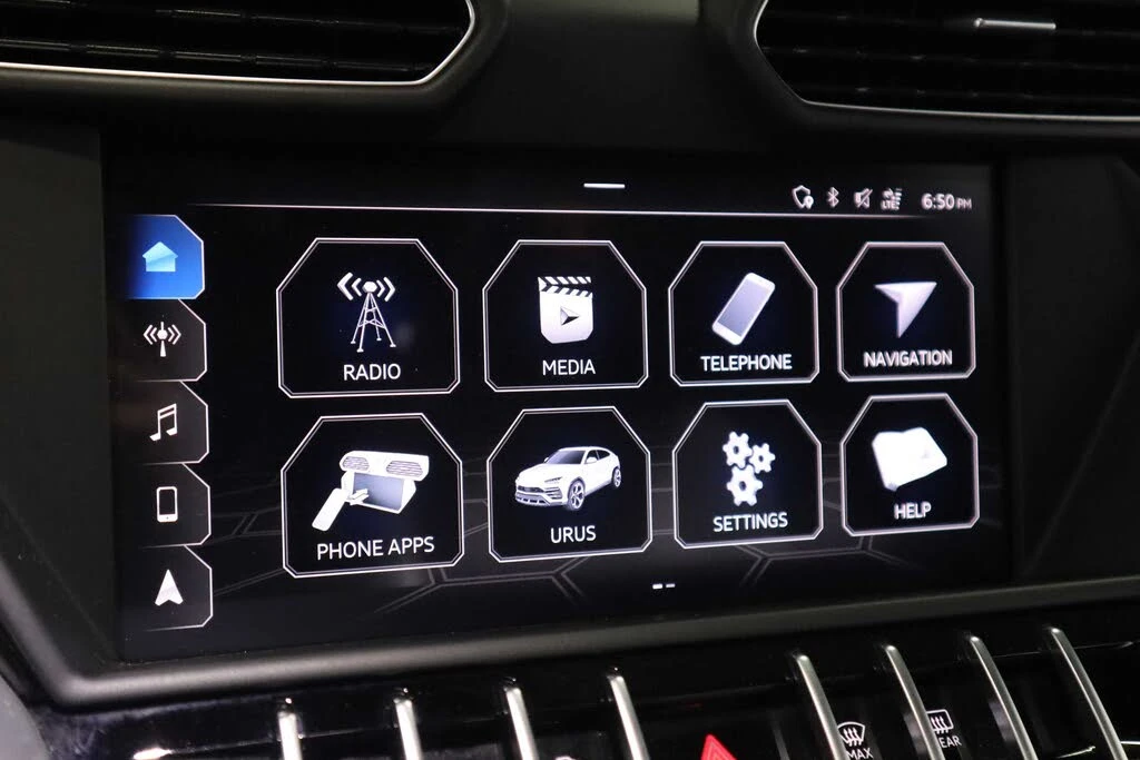 2019 Lamborghini Urus - Image 18 of 29