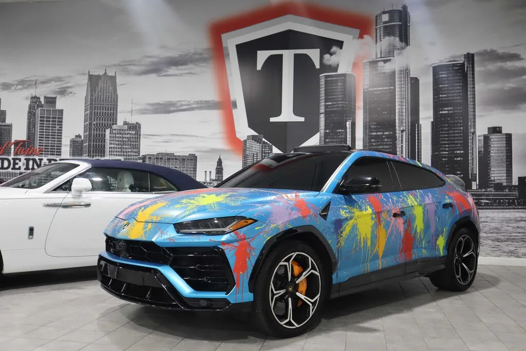 2019 Lamborghini Urus - Image 2 of 29