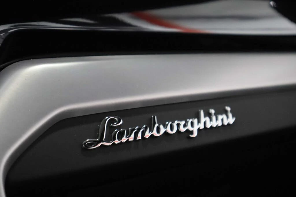 2019 Lamborghini Urus - Image 24 of 29