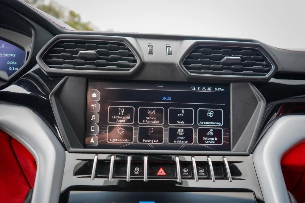 2019 Lamborghini Urus - Image 9 of 16