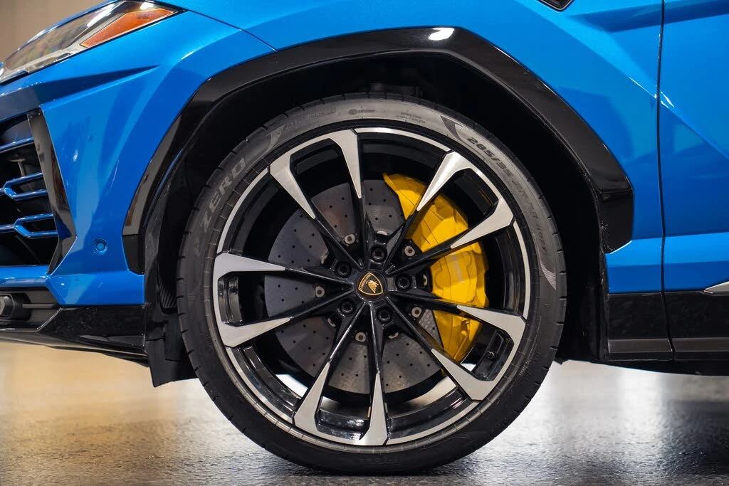 2019 Lamborghini Urus - Image 17 of 31