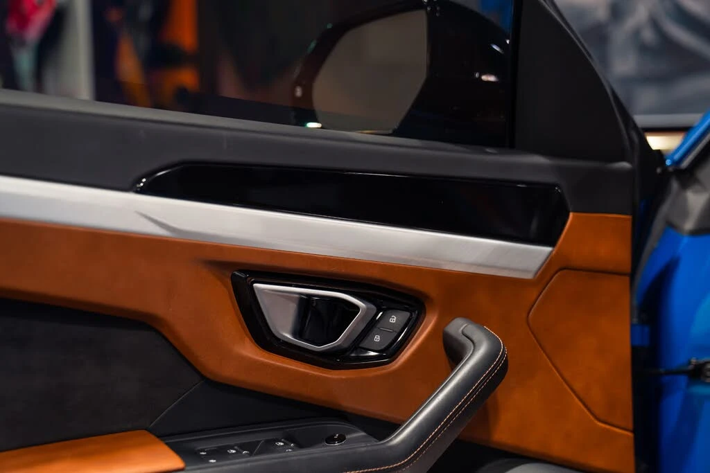 2019 Lamborghini Urus - Image 29 of 31