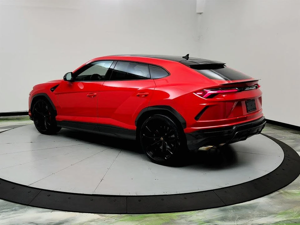 2019 Lamborghini Urus - Image 7 of 31