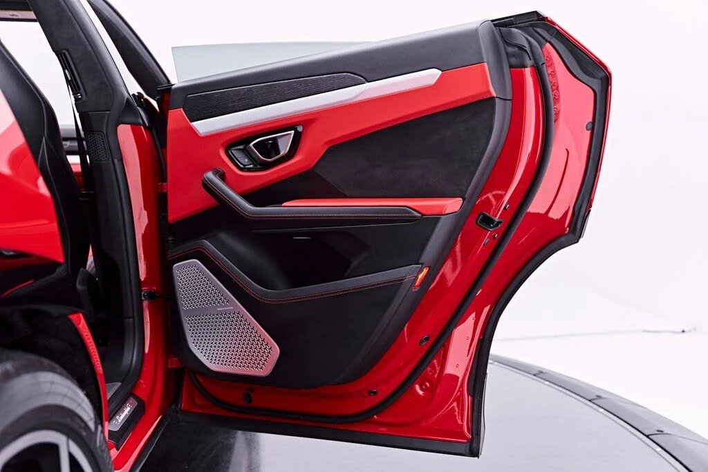 2019 Lamborghini Urus - Image 29 of 31