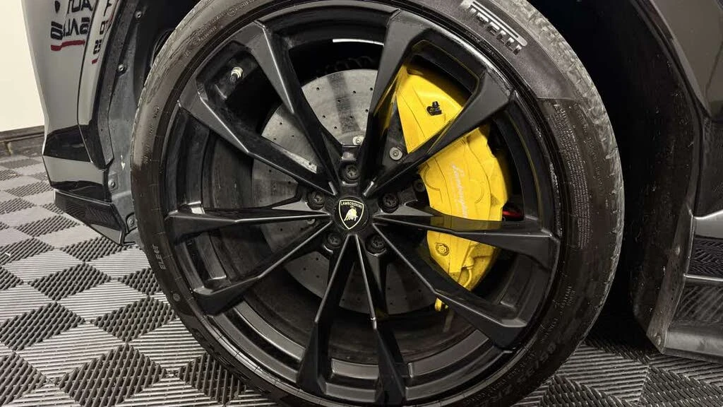 2019 Lamborghini Urus - Image 10 of 31
