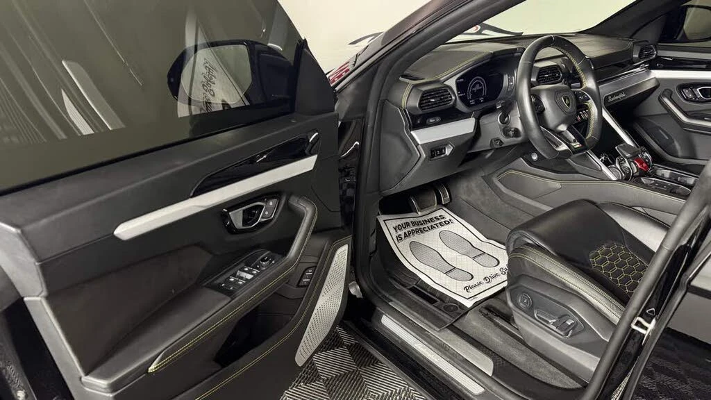 2019 Lamborghini Urus - Image 11 of 31
