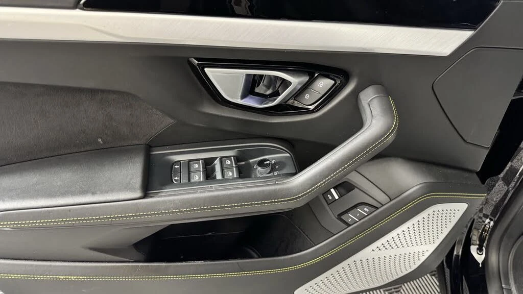 2019 Lamborghini Urus - Image 12 of 31