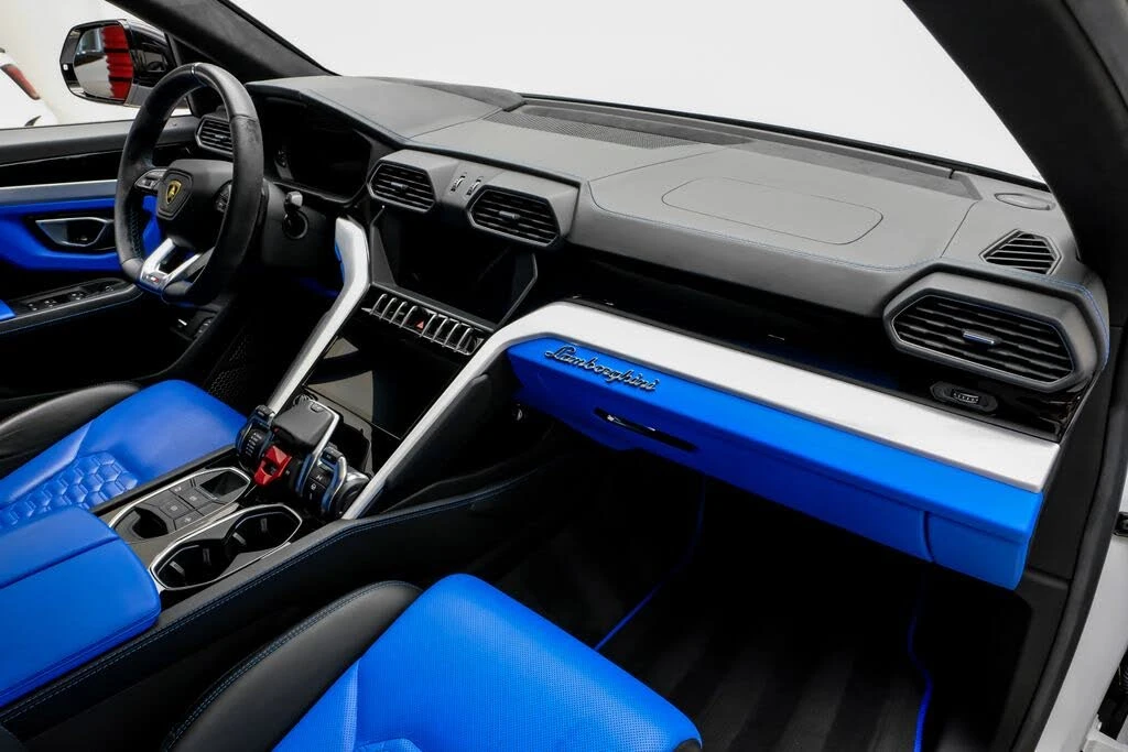 2019 Lamborghini Urus - Image 14 of 31