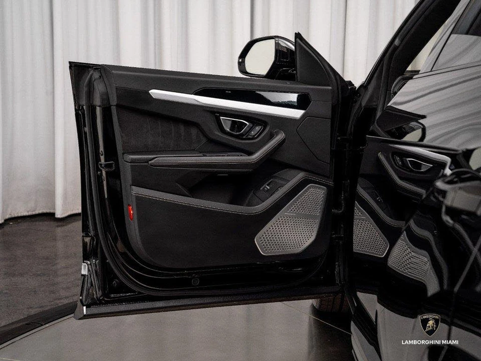 2019 Lamborghini Urus - Image 19 of 31
