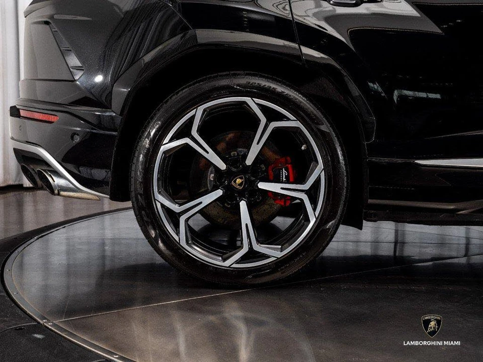 2019 Lamborghini Urus - Image 16 of 31