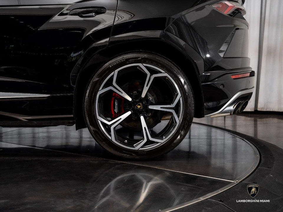 2019 Lamborghini Urus - Image 8 of 31