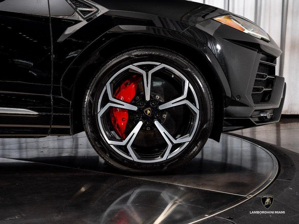 2019 Lamborghini Urus - Image 17 of 31