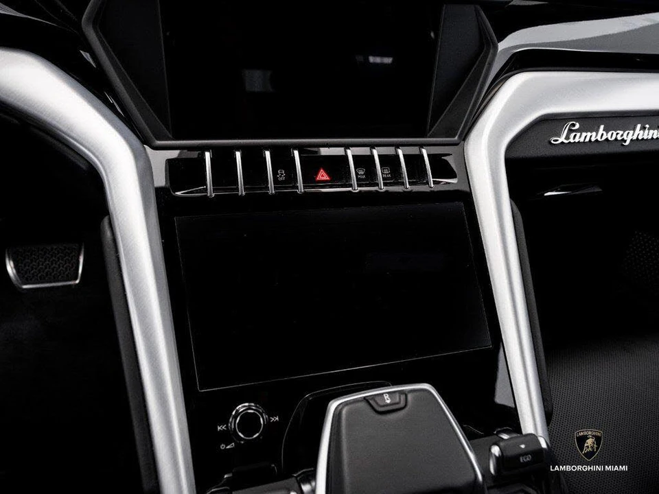 2019 Lamborghini Urus - Image 26 of 31
