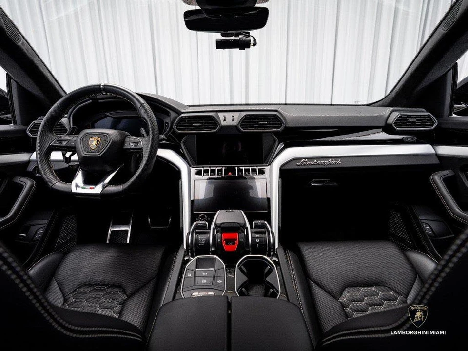 2019 Lamborghini Urus - Image 31 of 31