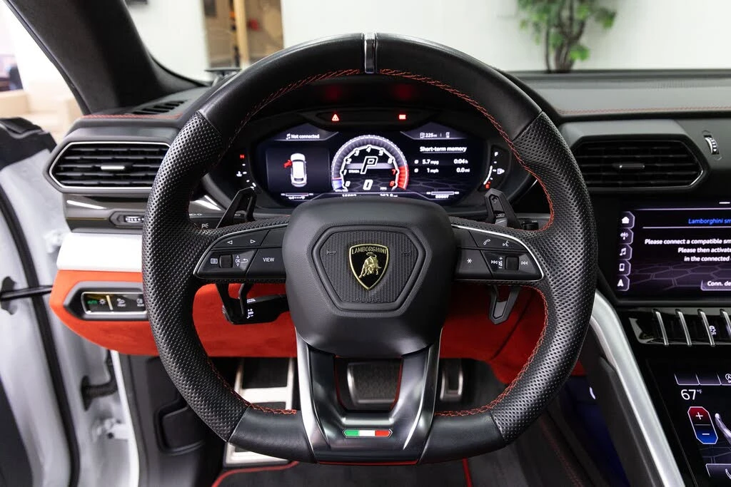 2019 Lamborghini Urus - Image 16 of 31