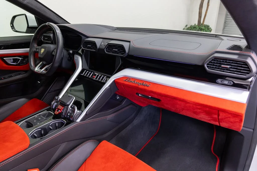 2019 Lamborghini Urus - Image 13 of 31