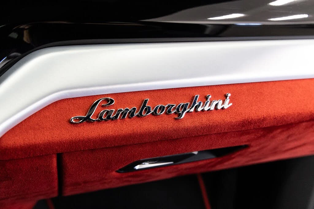 2019 Lamborghini Urus - Image 23 of 31