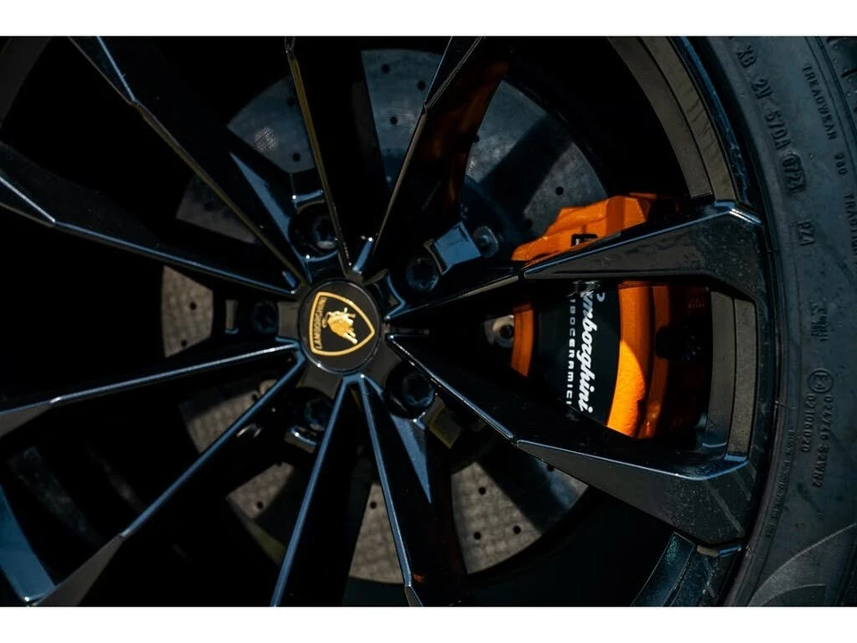 2019 Lamborghini Urus - Image 6 of 31