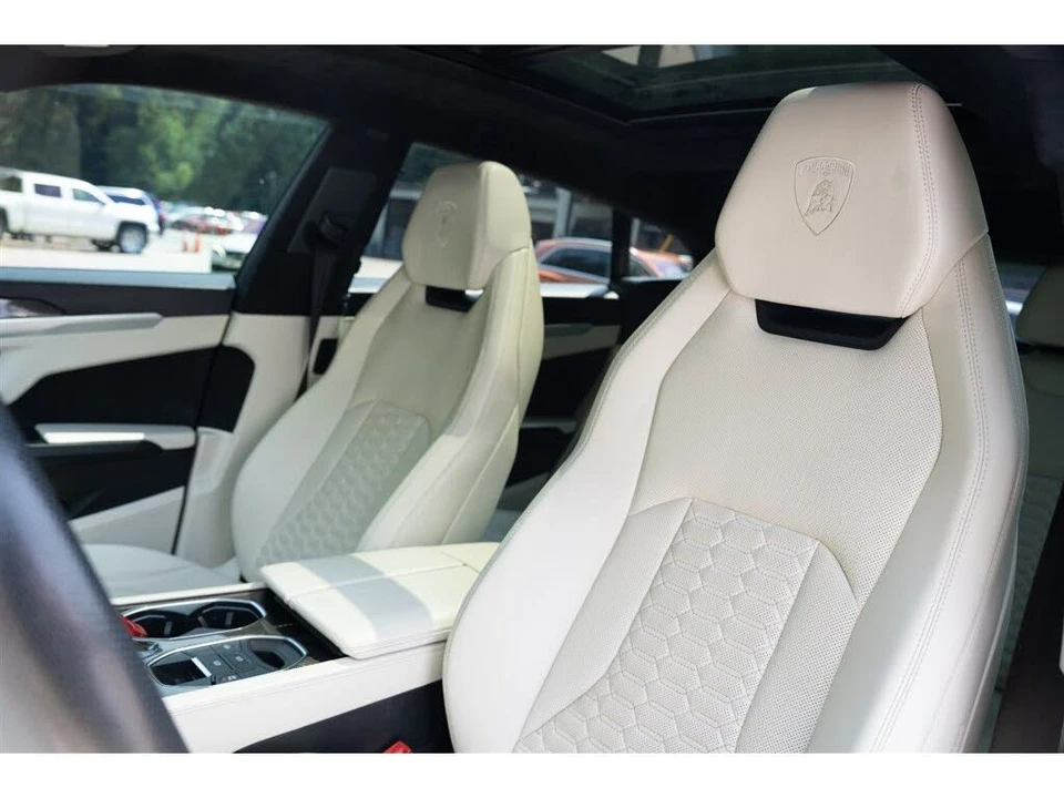 2019 Lamborghini Urus - Image 26 of 31