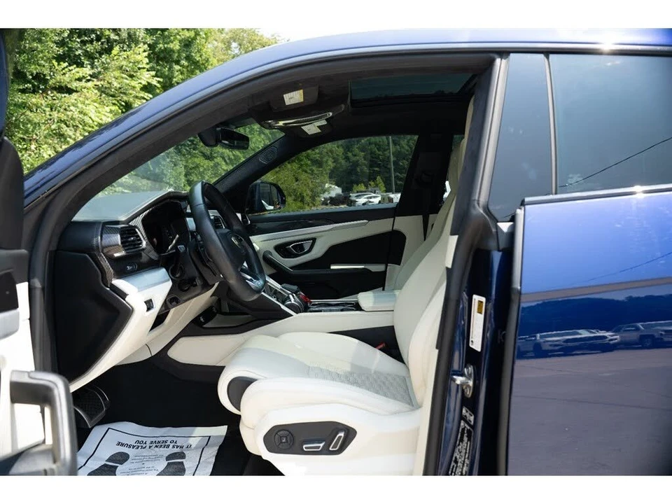 2019 Lamborghini Urus - Image 25 of 31