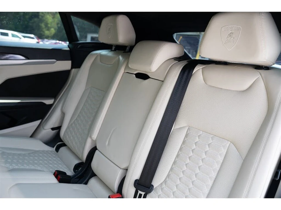 2019 Lamborghini Urus - Image 17 of 31
