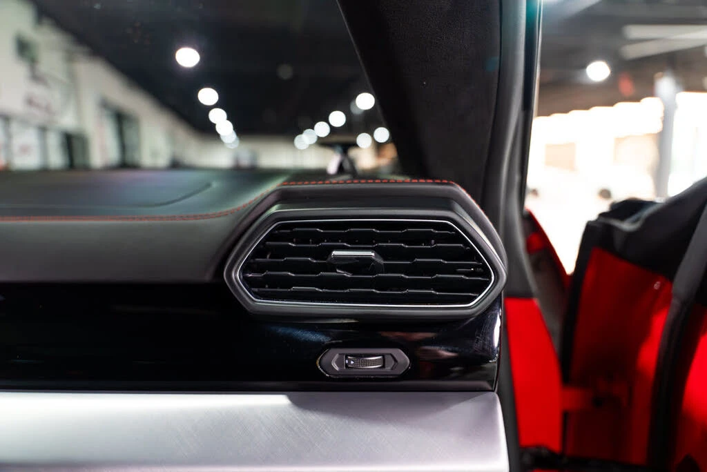 2019 Lamborghini Urus - Image 31 of 31