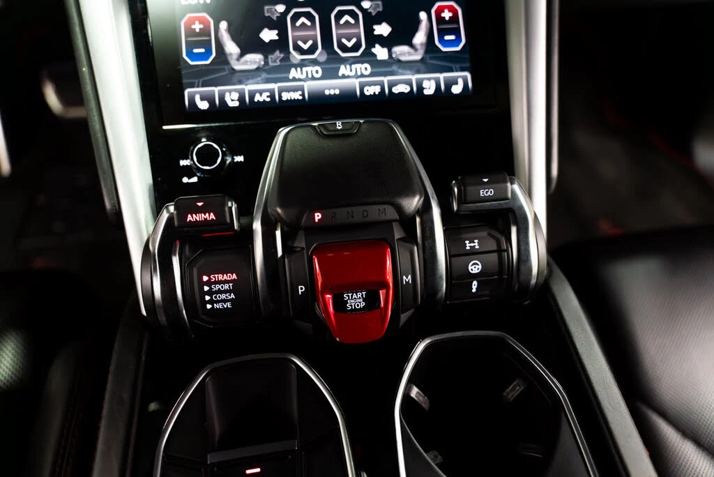 2019 Lamborghini Urus - Image 25 of 31