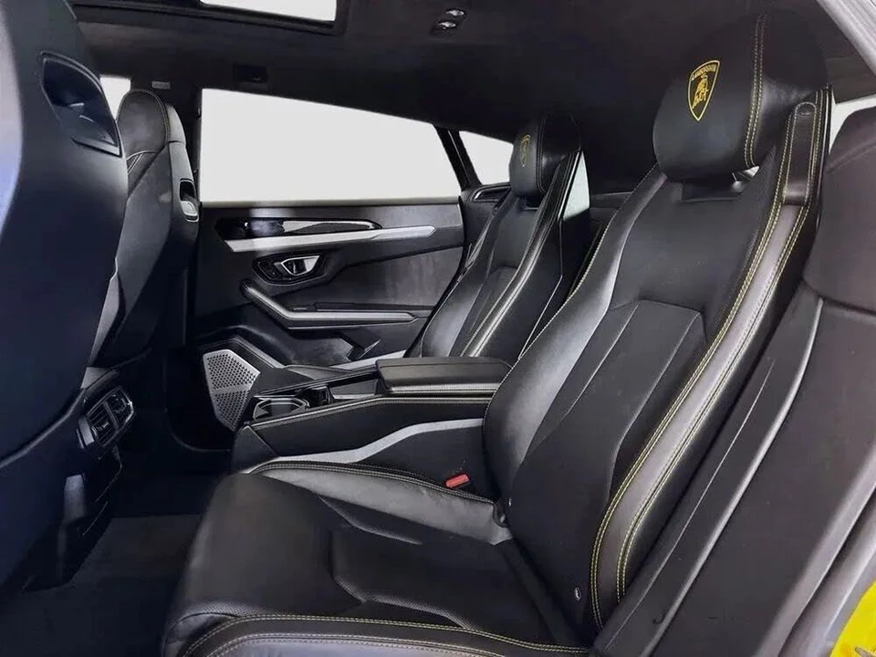 2019 Lamborghini Urus - Image 8 of 9