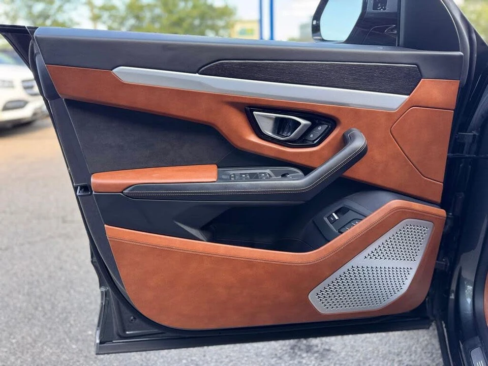 2019 Lamborghini Urus - Image 13 of 31