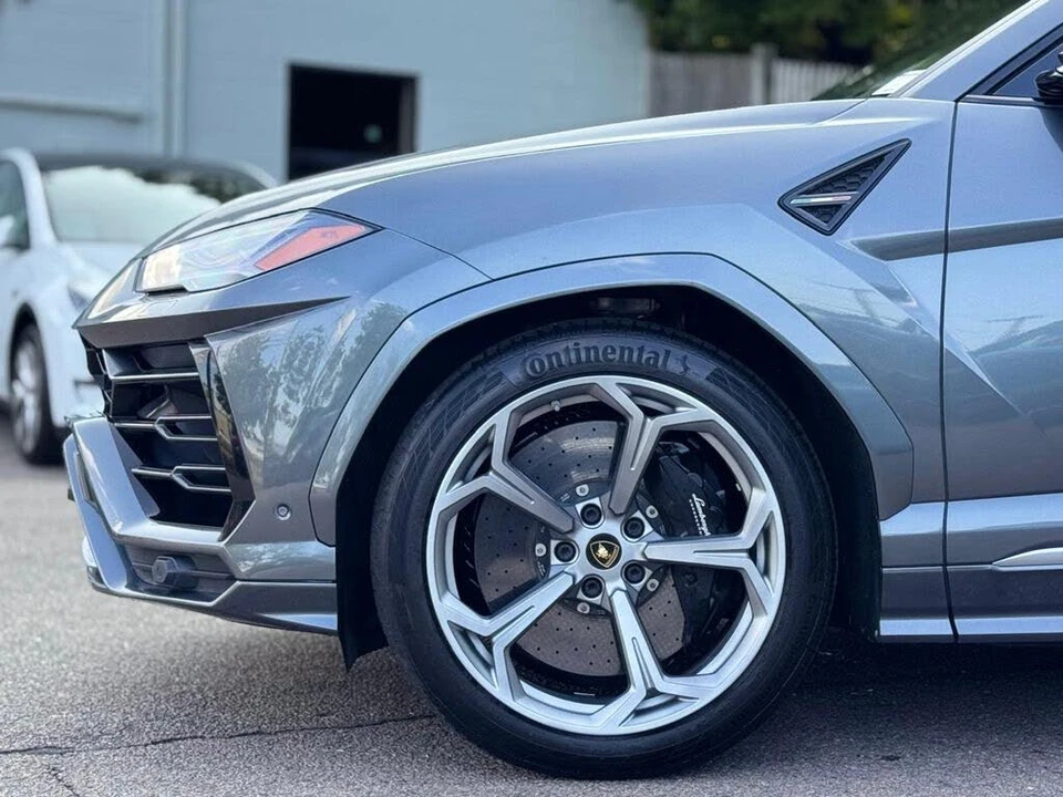 2019 Lamborghini Urus - Image 11 of 31