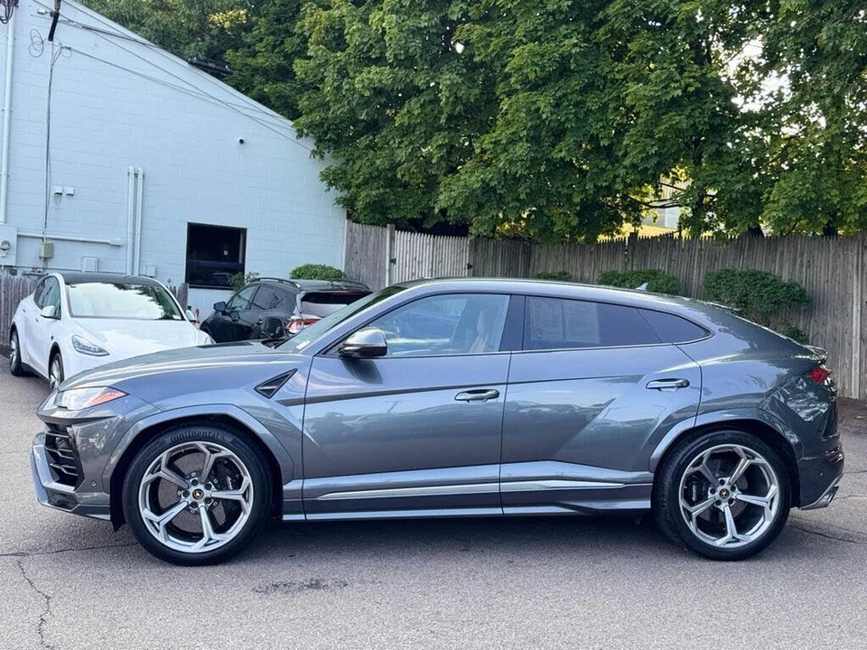 2019 Lamborghini Urus - Image 3 of 31