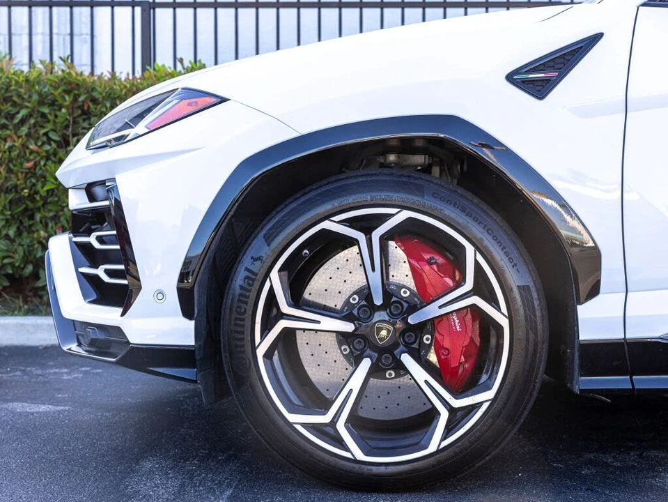 2019 Lamborghini Urus - Image 3 of 31