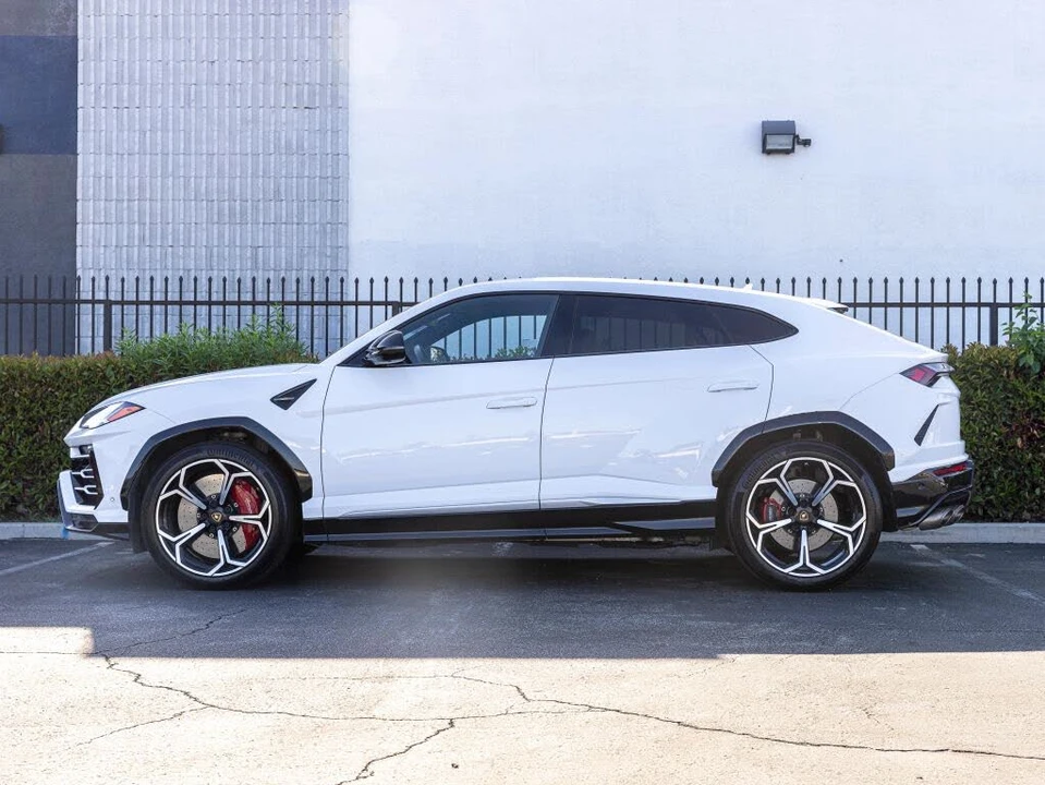 2019 Lamborghini Urus - Image 4 of 31