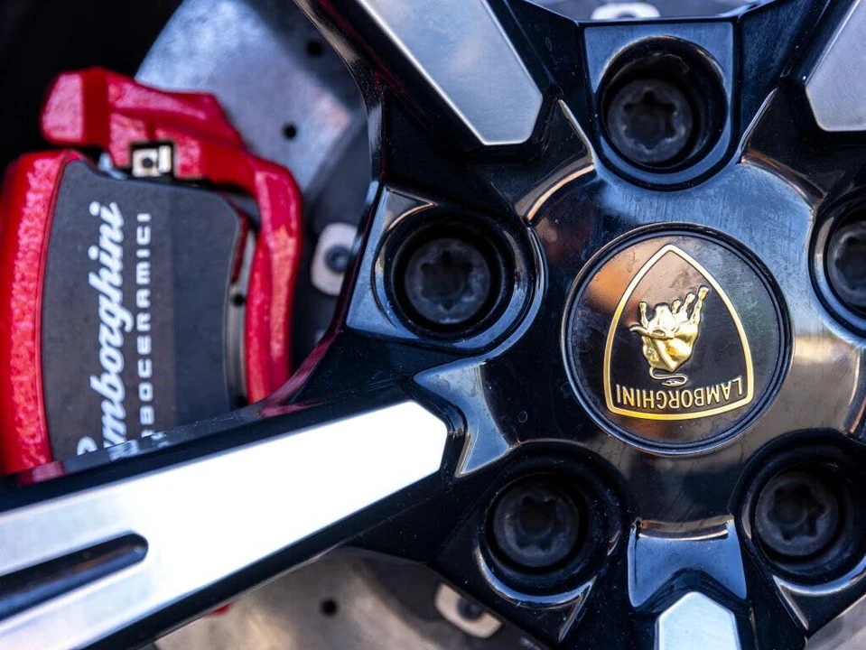 2019 Lamborghini Urus - Image 11 of 31