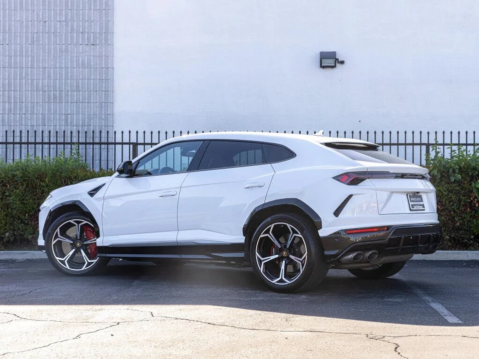 2019 Lamborghini Urus - Image 10 of 31