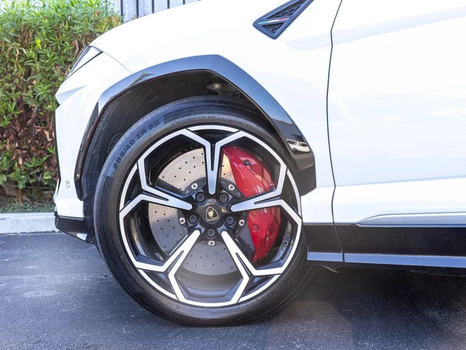 2019 Lamborghini Urus - Image 6 of 31