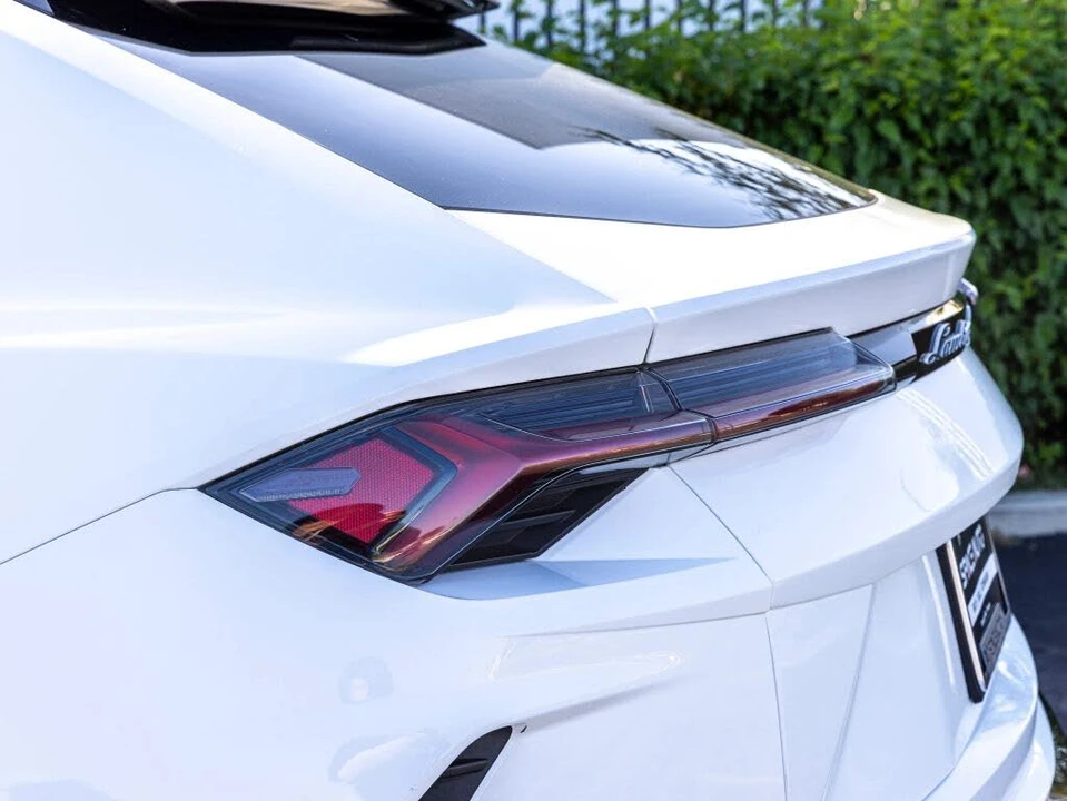 2019 Lamborghini Urus - Image 7 of 31