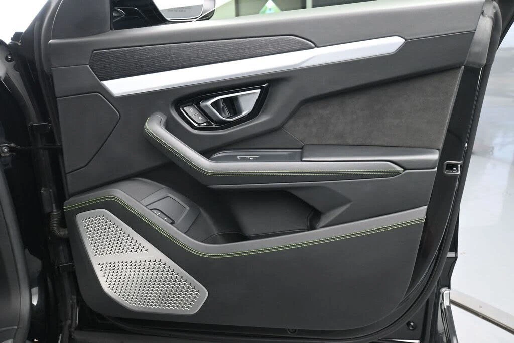 2019 Lamborghini Urus - Image 25 of 31