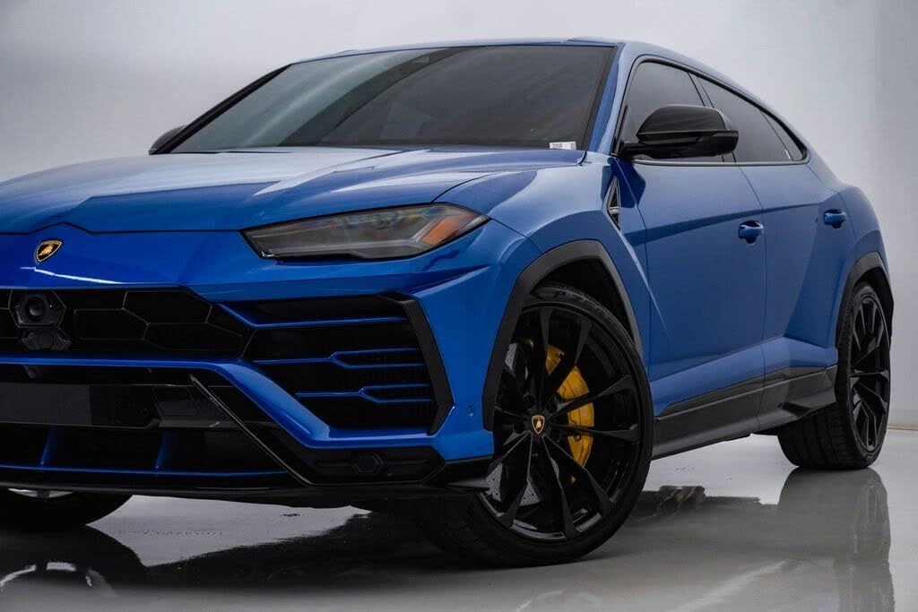 2019 Lamborghini Urus - Image 2 of 31