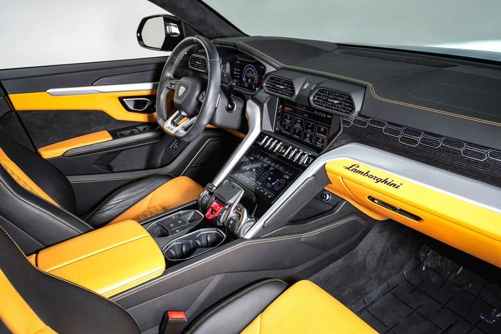 2019 Lamborghini Urus - Image 16 of 31