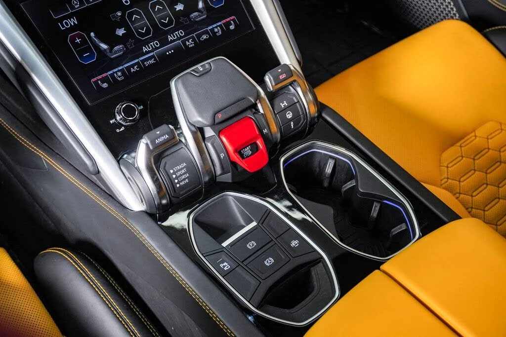 2019 Lamborghini Urus - Image 29 of 31