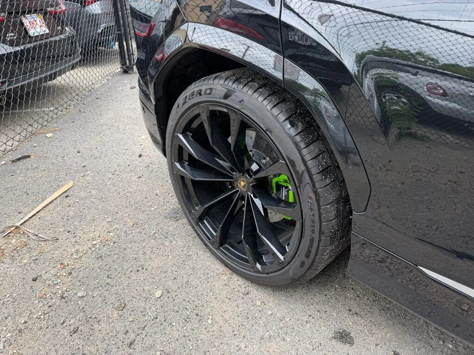 2019 Lamborghini Urus - Image 5 of 28