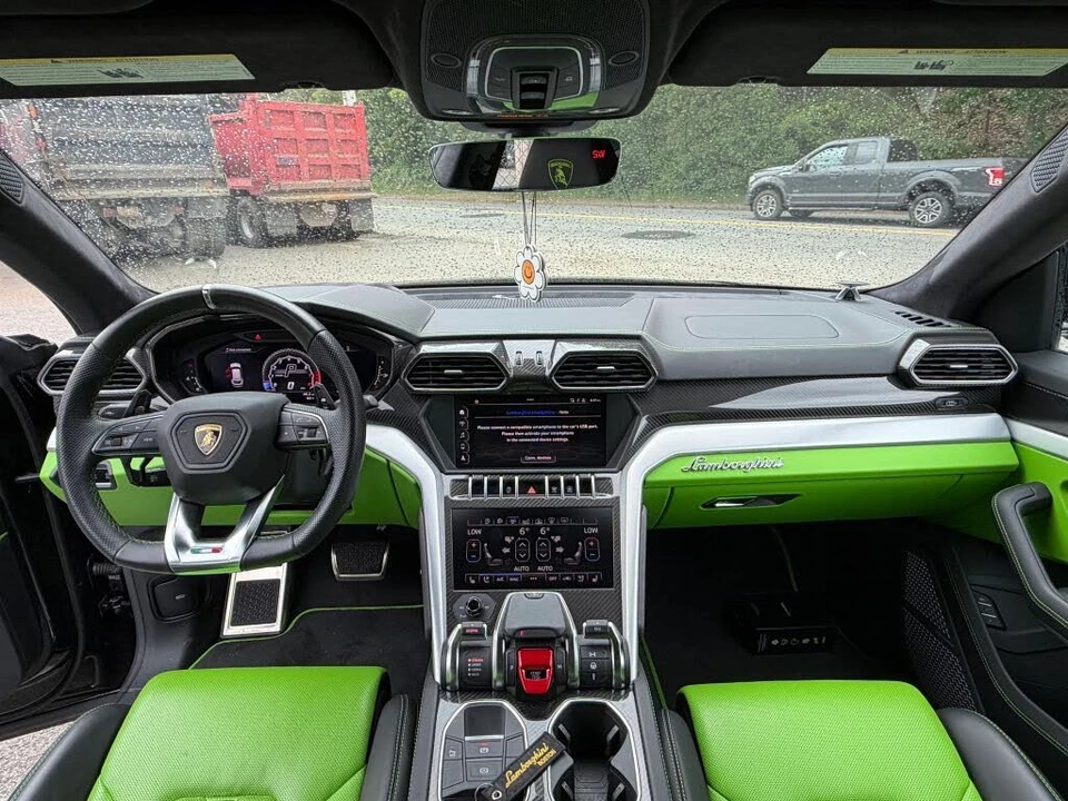 2019 Lamborghini Urus - Image 18 of 28