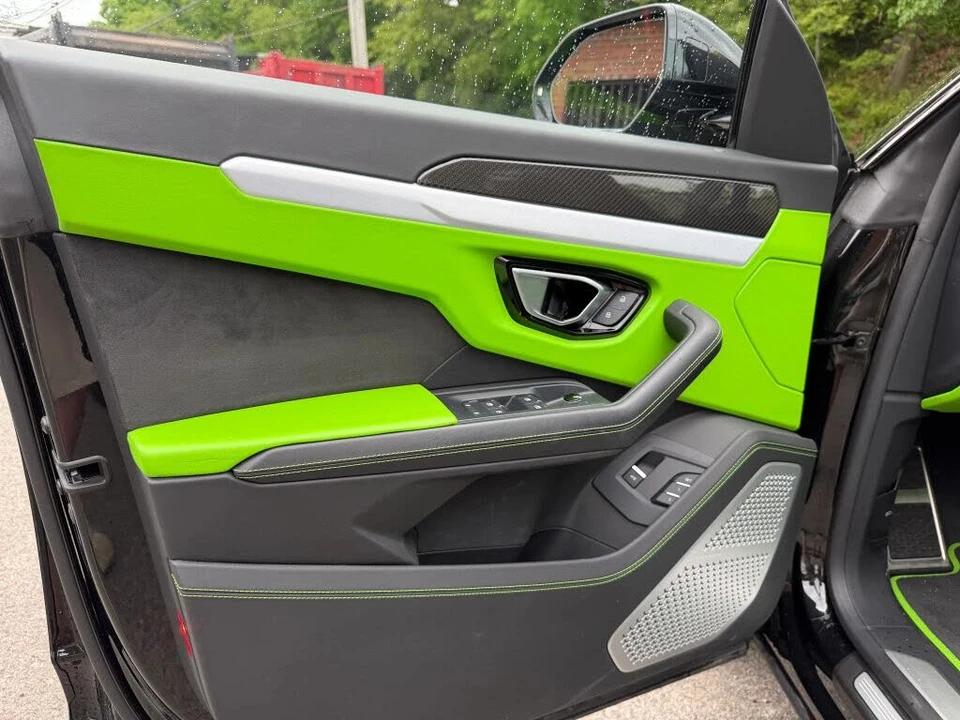 2019 Lamborghini Urus - Image 9 of 28